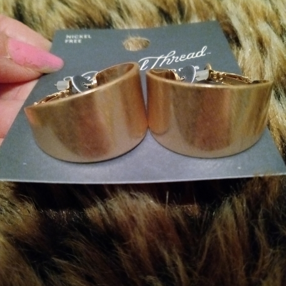 Universal Thread earrings - Picture 5 of 8